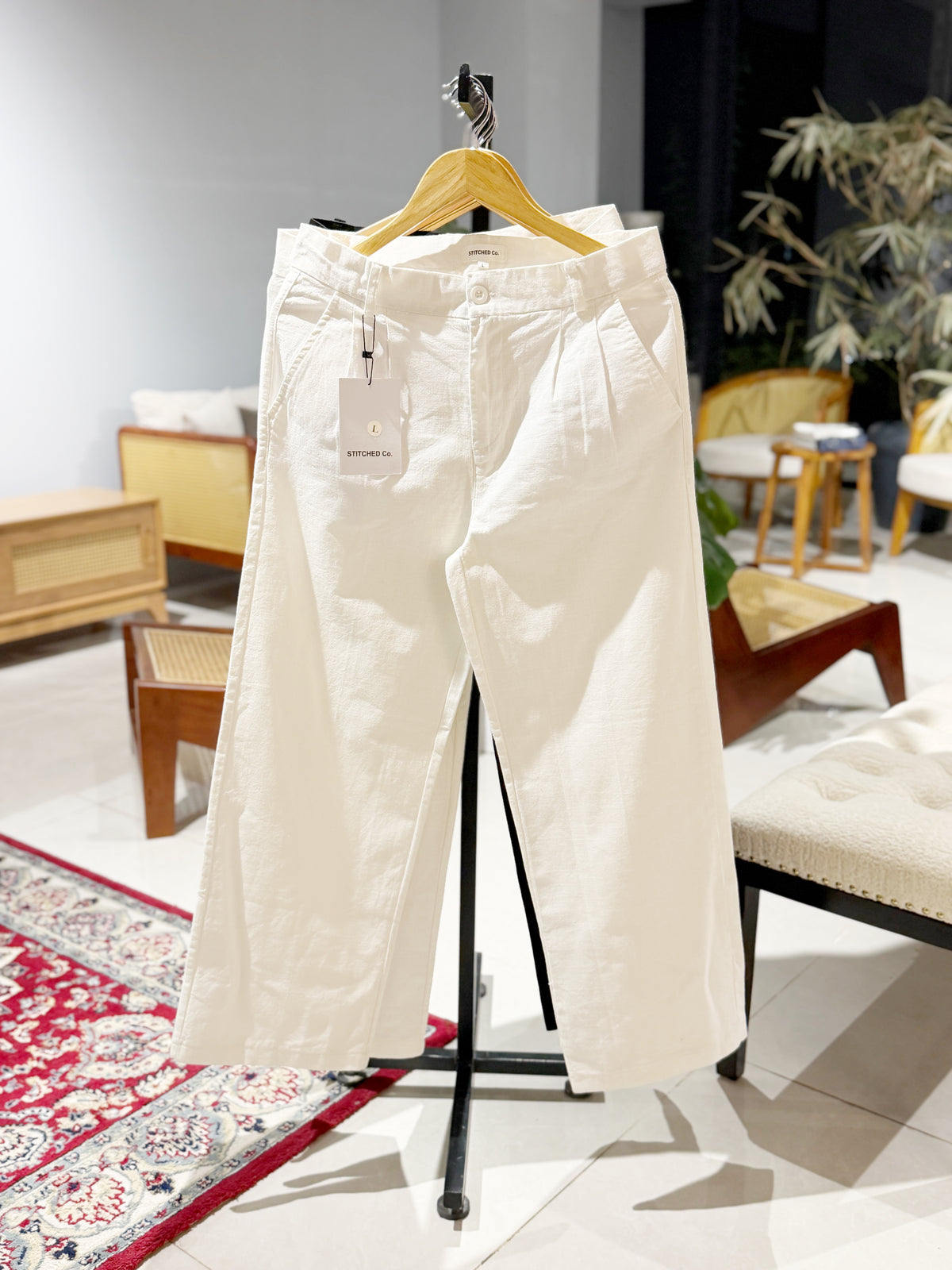 Crisp Pleated Baggy Pant - White