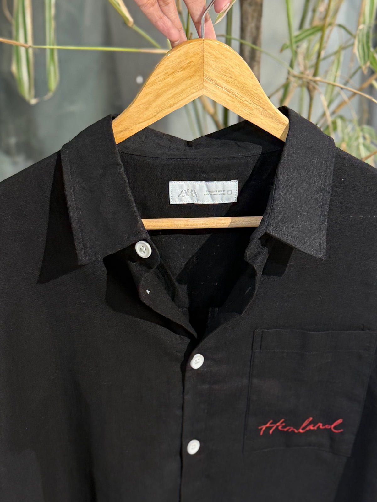 Himland Embroidery Pocket Boxy Shirt - Black
